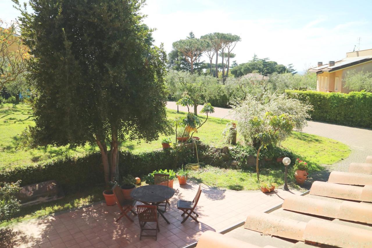 B&B Ai Glicini - Castelli Romani มารีโน ภายนอก รูปภาพ
